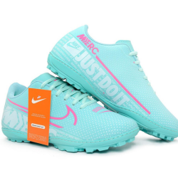 Chuteira Society Nike